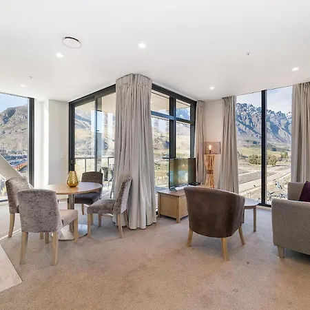 Executive 2 Bedroom Apartment Remarkables Park